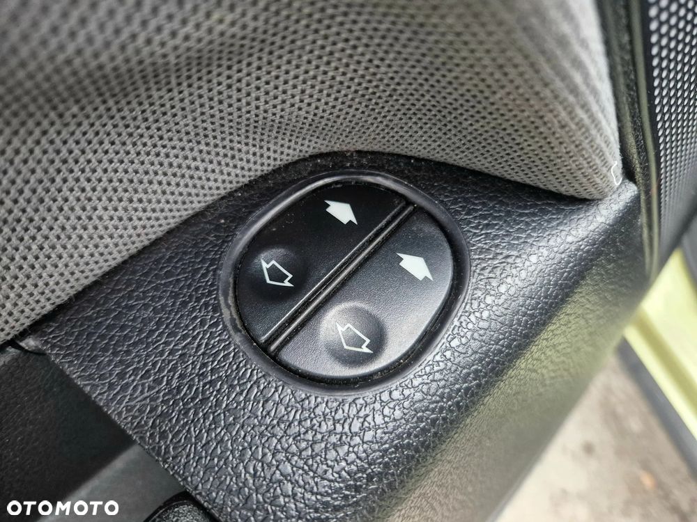 Ford Fusion 1.4 Ambiente - 22