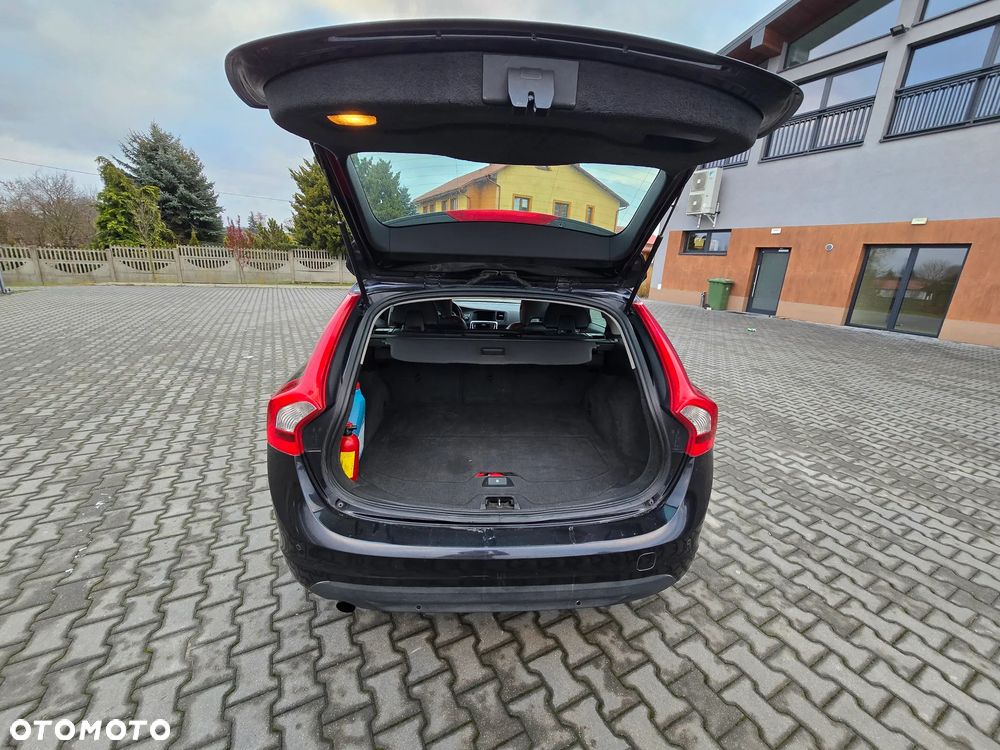 Volvo V60 D3 Geartronic Summum - 11