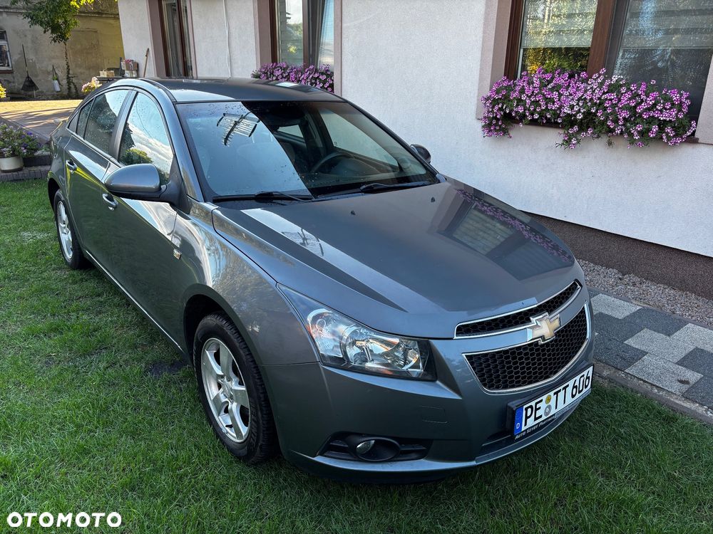 Chevrolet Cruze 1.8 LS - 13