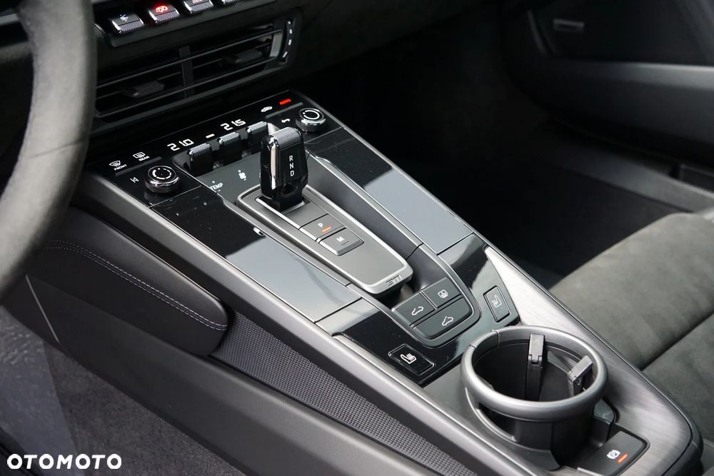 Porsche Carrera GT - 31