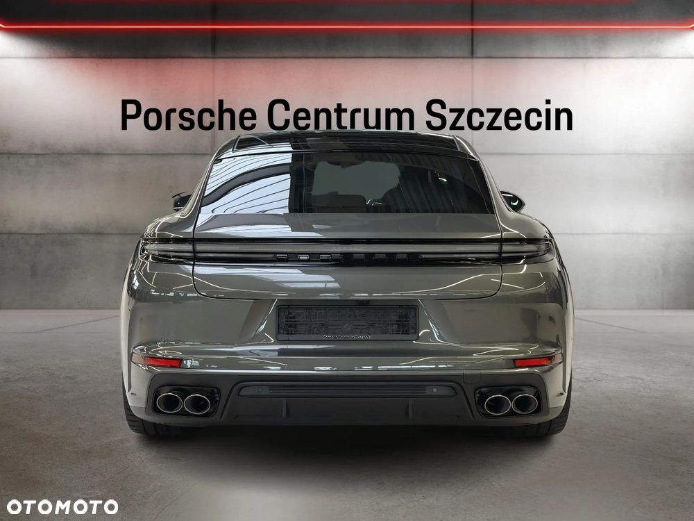 Porsche Panamera - 4
