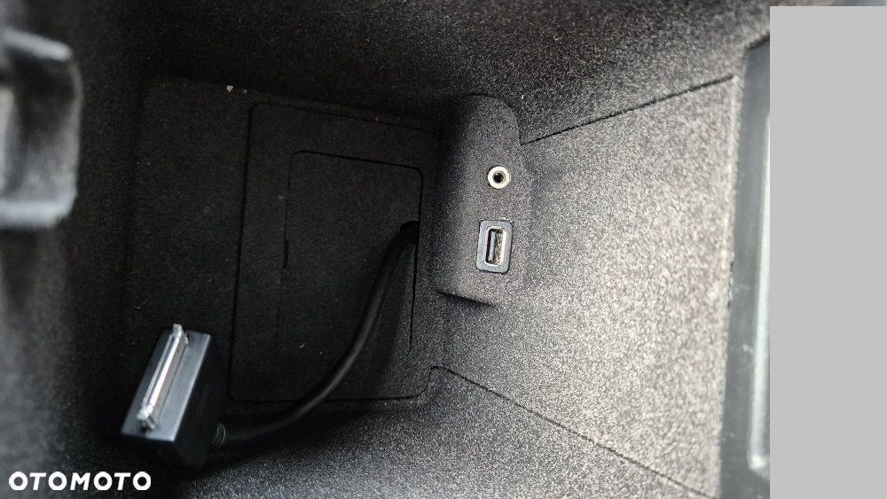 Volvo C30 D4 R-Design - 14