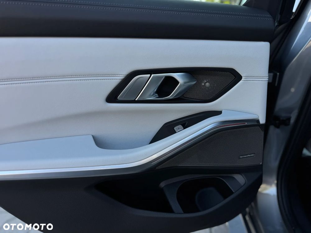 BMW M3 Competition xDrive sport - 26