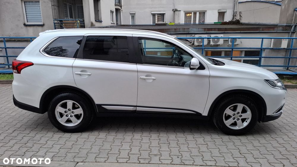 Mitsubishi Outlander 2.0 Intense + 4WD CVT - 6