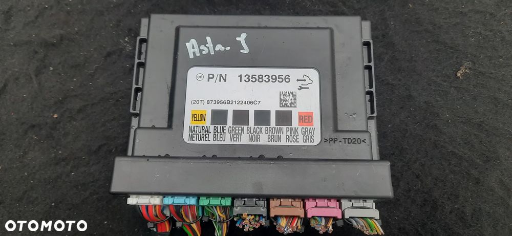 Licznik, panel sterowania, wentylator, przełącznik, zmieniarka CD, Obudowa filtra powietrza - OPEL ASTRA J - 33