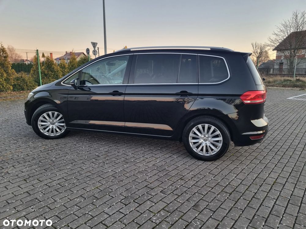 Volkswagen Touran 2.0 TDI SCR Highline - 20