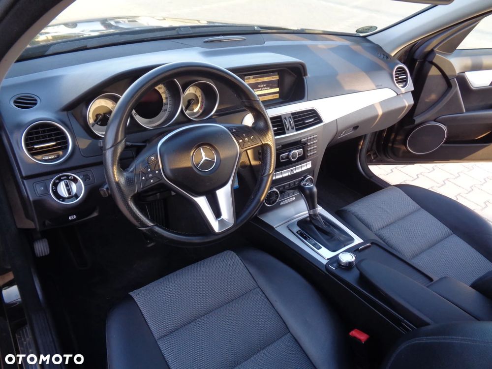 Mercedes-Benz Klasa C 200 (BlueEFFICIENCY) 7G-TRONIC Avantgarde - 31