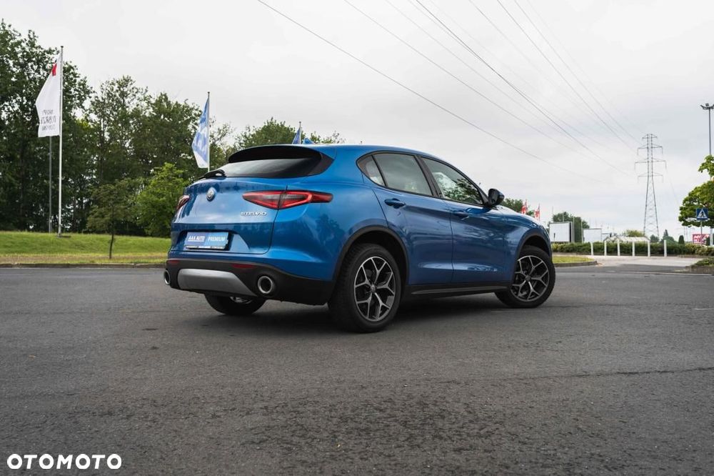 Alfa Romeo Stelvio - 6