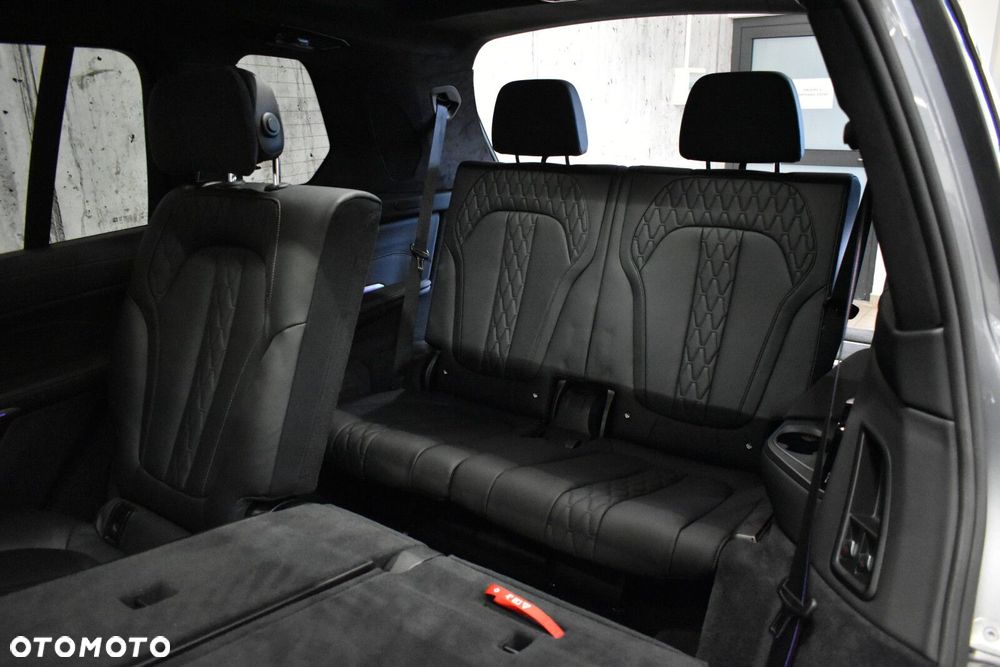 BMW X7 - 33