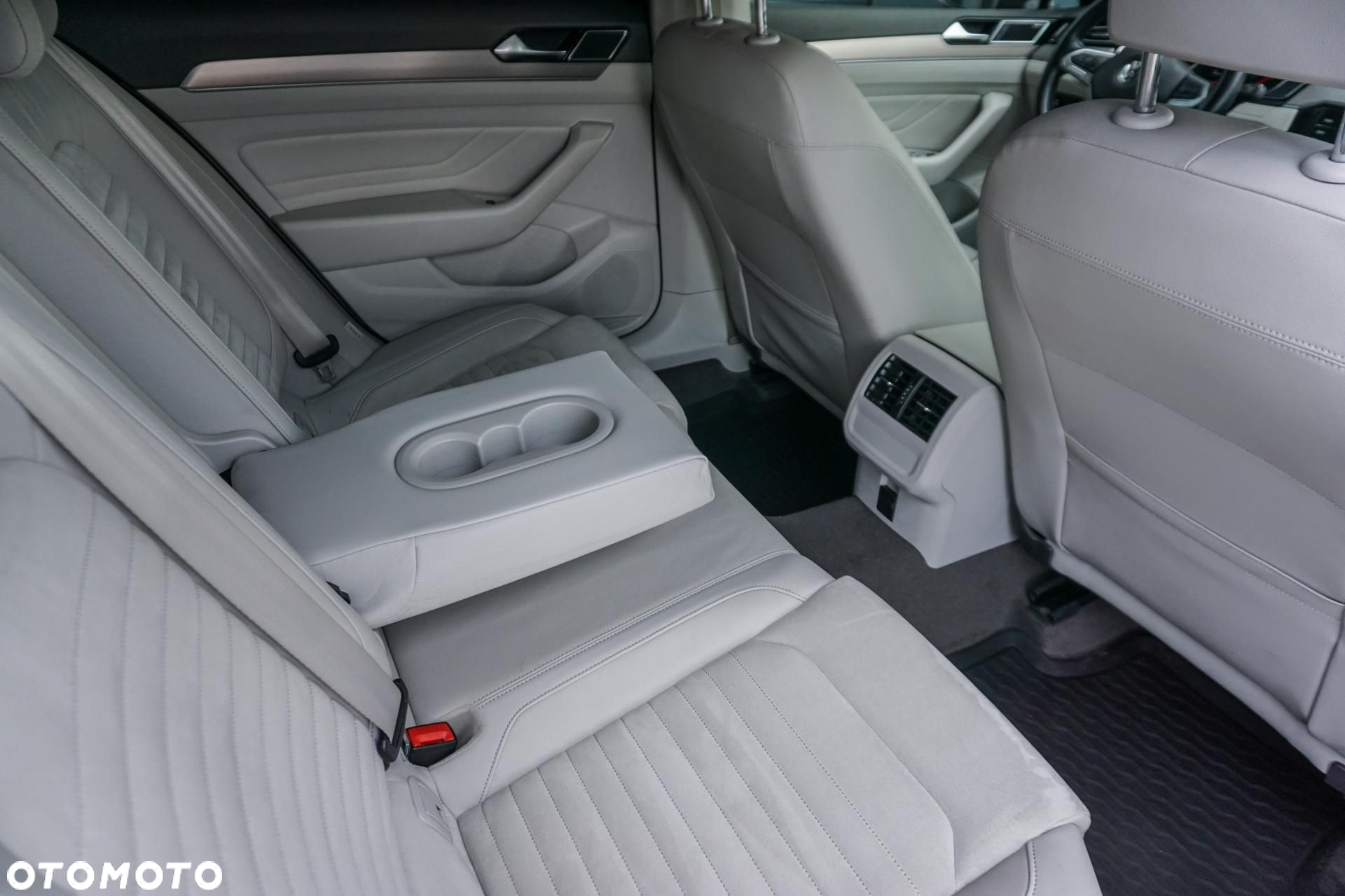 Volkswagen Passat 2.0 TSI Elegance DSG - 15