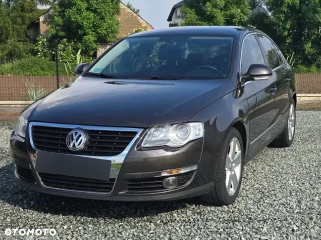 Volkswagen Passat - 2