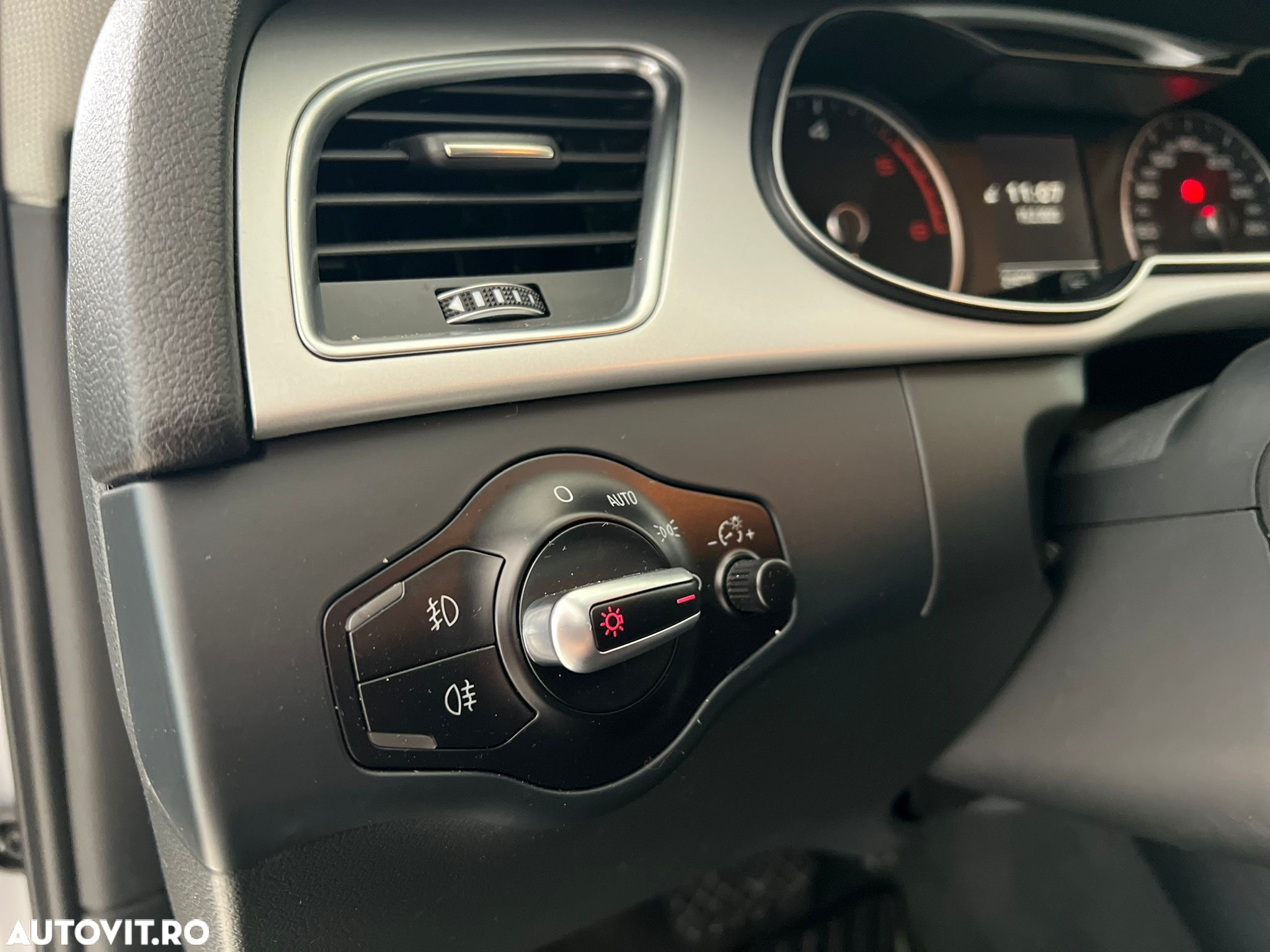 Audi A4 3.0 TDI DPF clean diesel quattro S tronic S line Sportpaket - 12