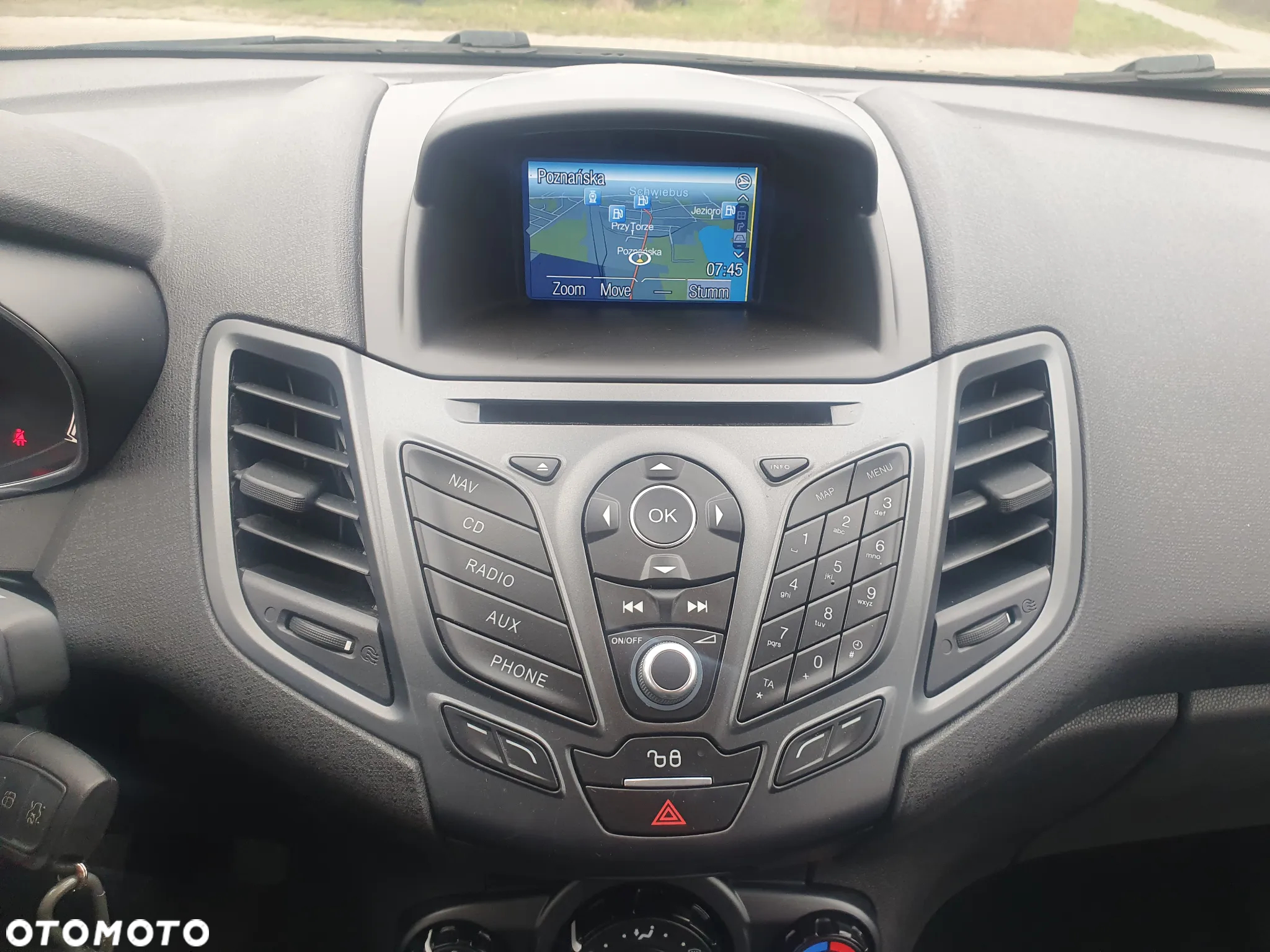 Ford Fiesta 1.0 Champions Edition - 11