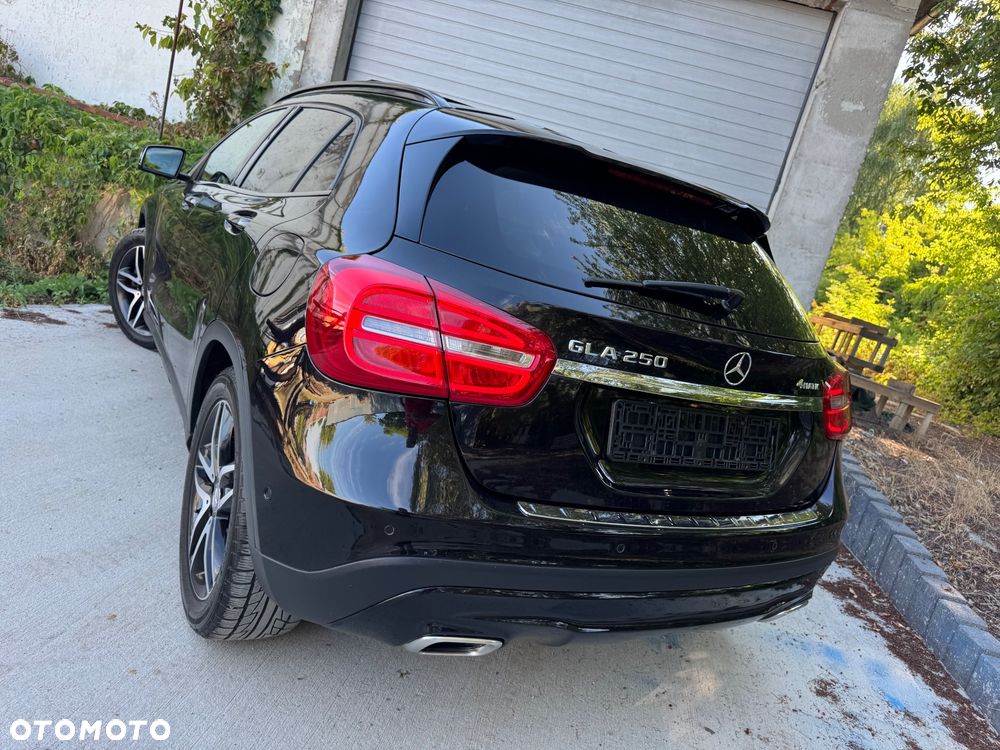 Mercedes-Benz GLA 250 4Matic 7G-DCT AMG Line - 9