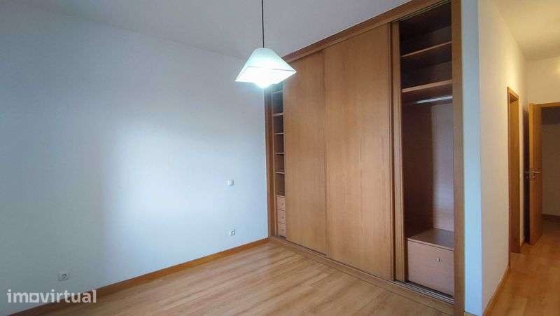 ARRENDA-SE APARTAMENTO T3 | Centro de Oliveira do Hospital - Grande imagem: 5/12