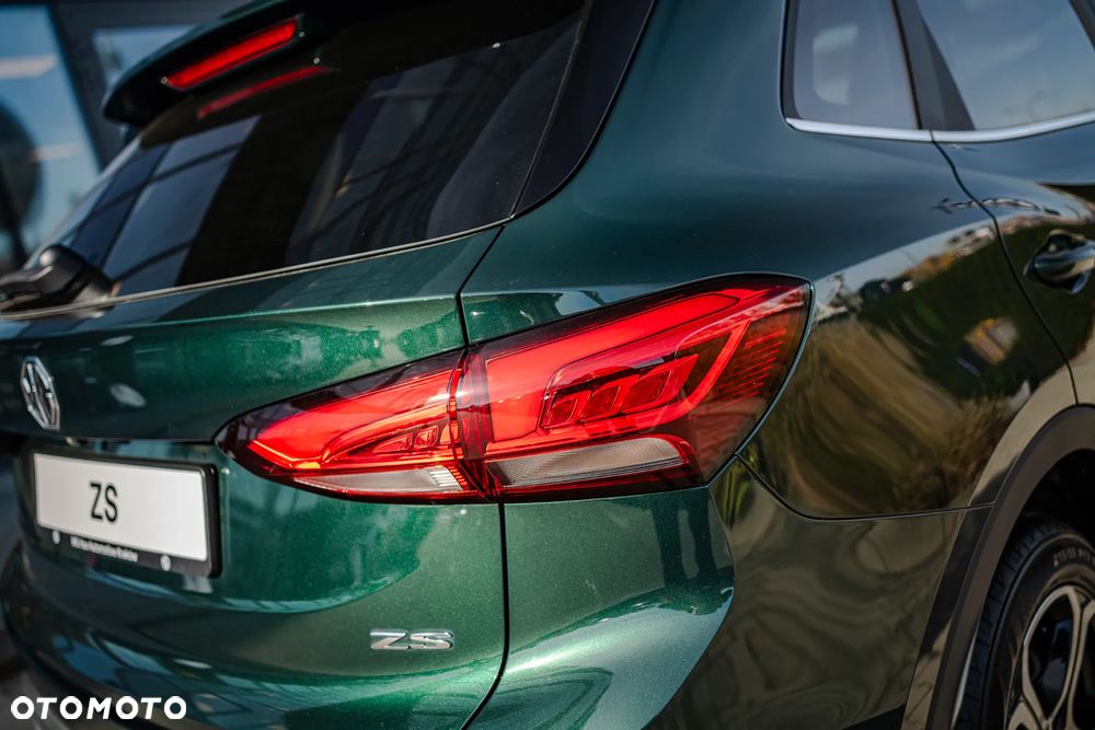 MG ZS - 16