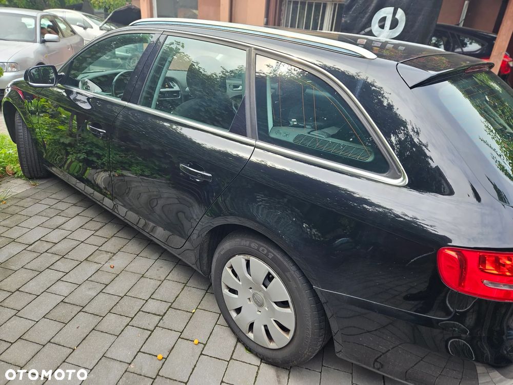 Audi A4 Avant 2.0 TDI Limited Edition - 3