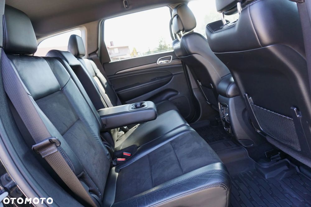 Jeep Grand Cherokee - 16