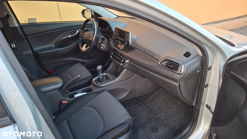 Hyundai i30 1.4 Classic + - 19