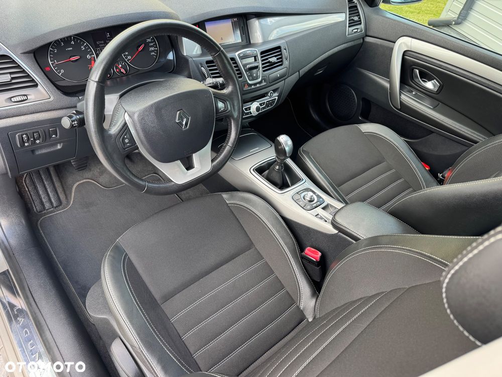 Renault Laguna 2.0 16V 140 Sportway - 32