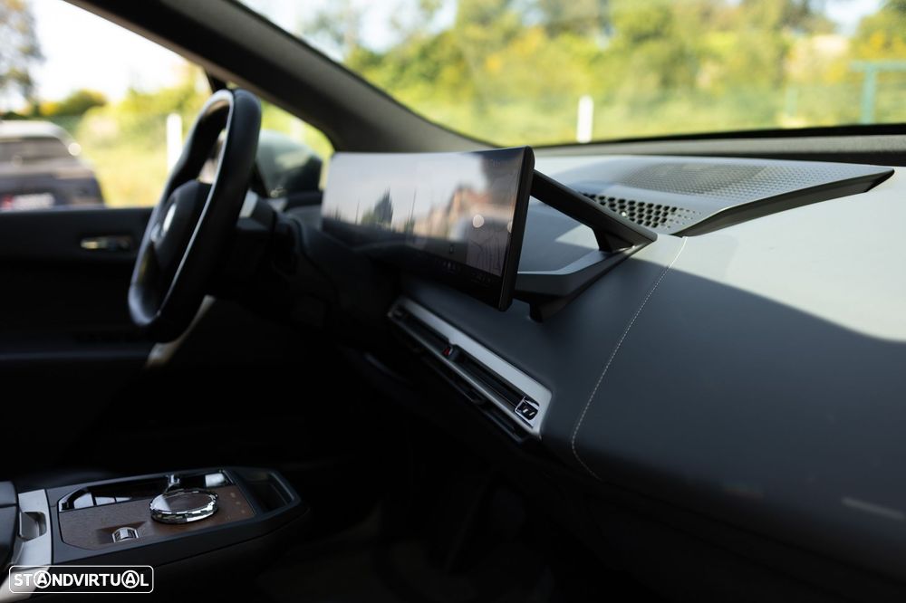 BMW iX xDrive 40 Pack Desportivo - 36