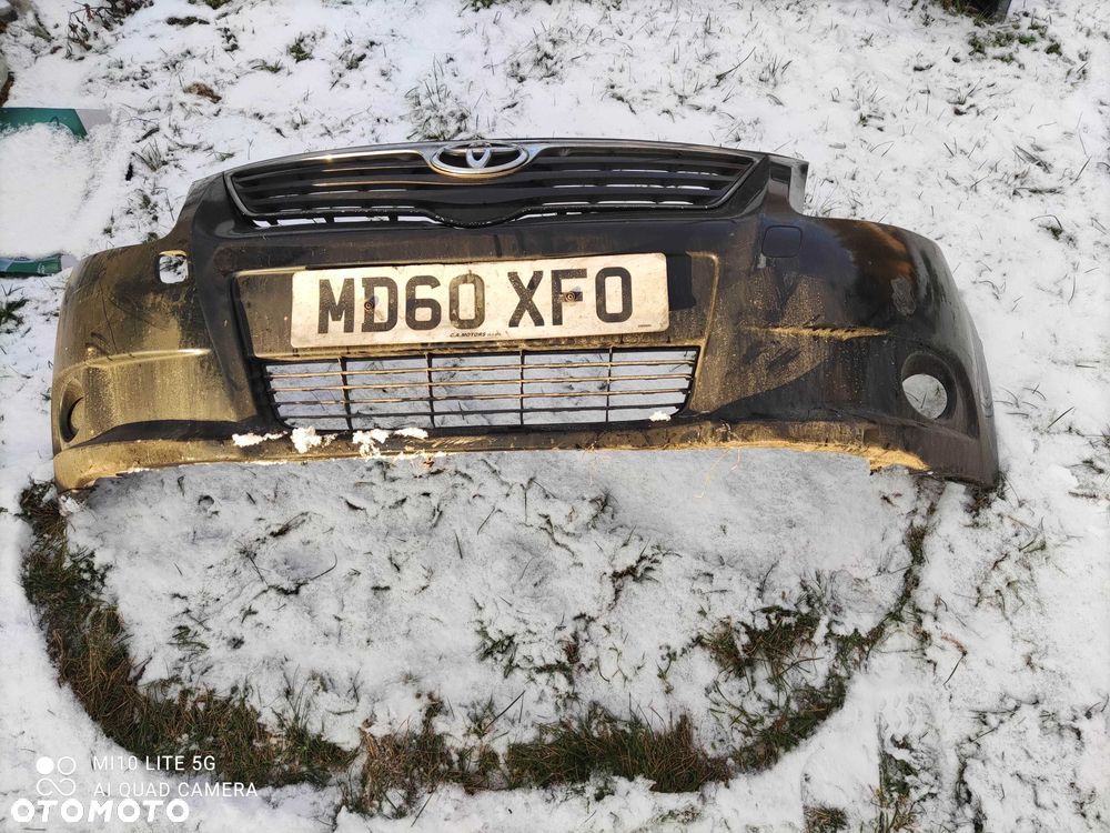 toyota avensis t27 zderzak przedni - 1