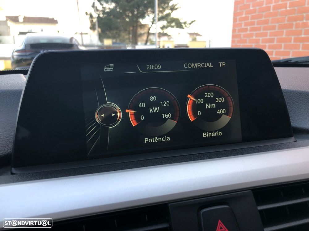 BMW 320 d Touring Aut. Efficient Dynamics Edition Sport Line - 36