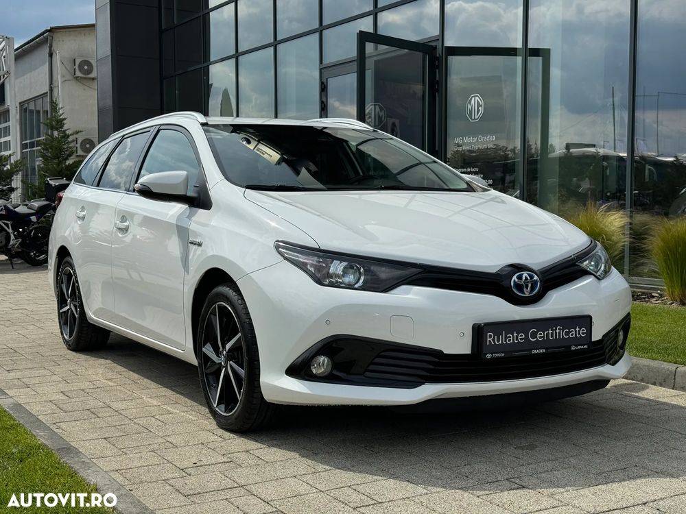 Toyota Auris 1.8 L VVT-i Sol+ - 1