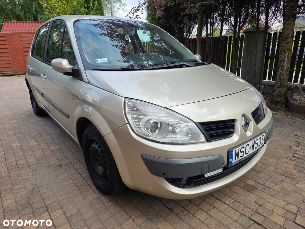 Renault Scenic 1.6 16V Luxe Privilege - 1