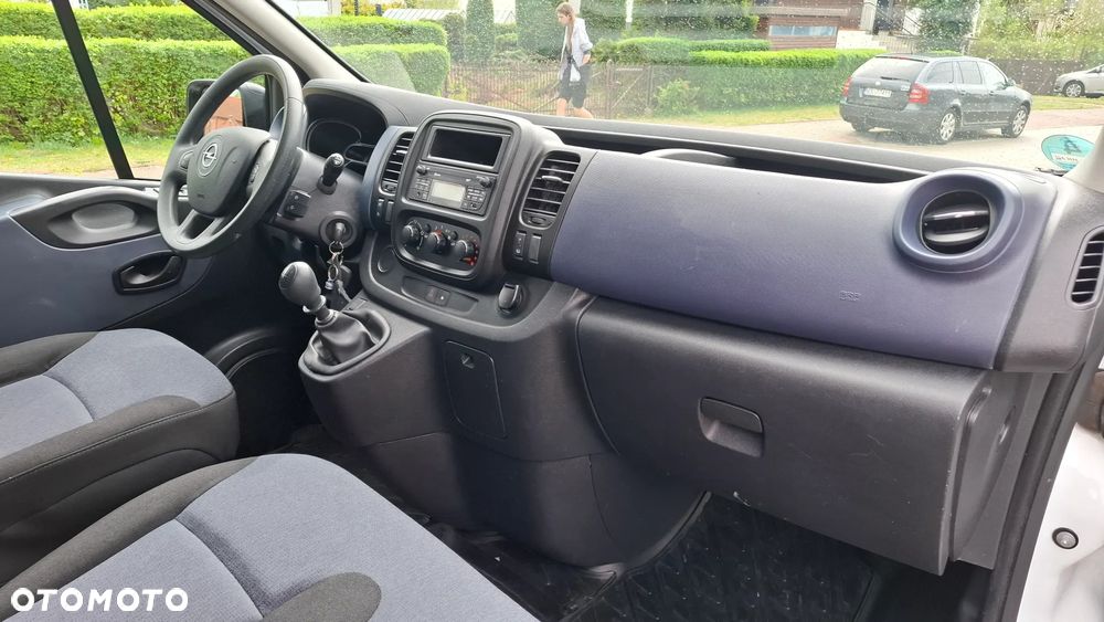 Opel Vivaro - 11