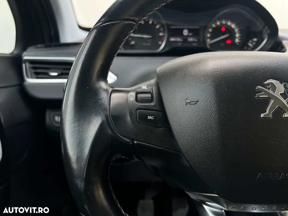 Peugeot 208 PureTech 110 Stop & Start Allure - 18