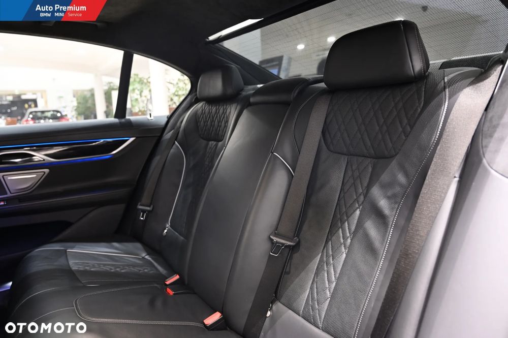 BMW Seria 7 740d xDrive - 17