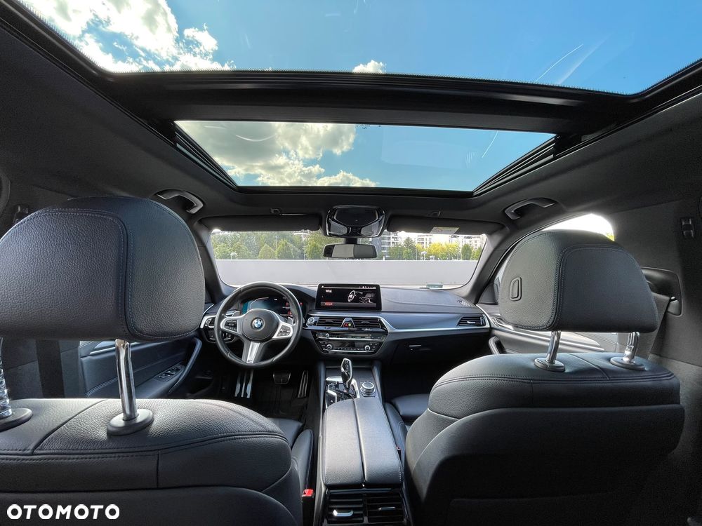 BMW Seria 5 540i xDrive mHEV M Sport sport - 28