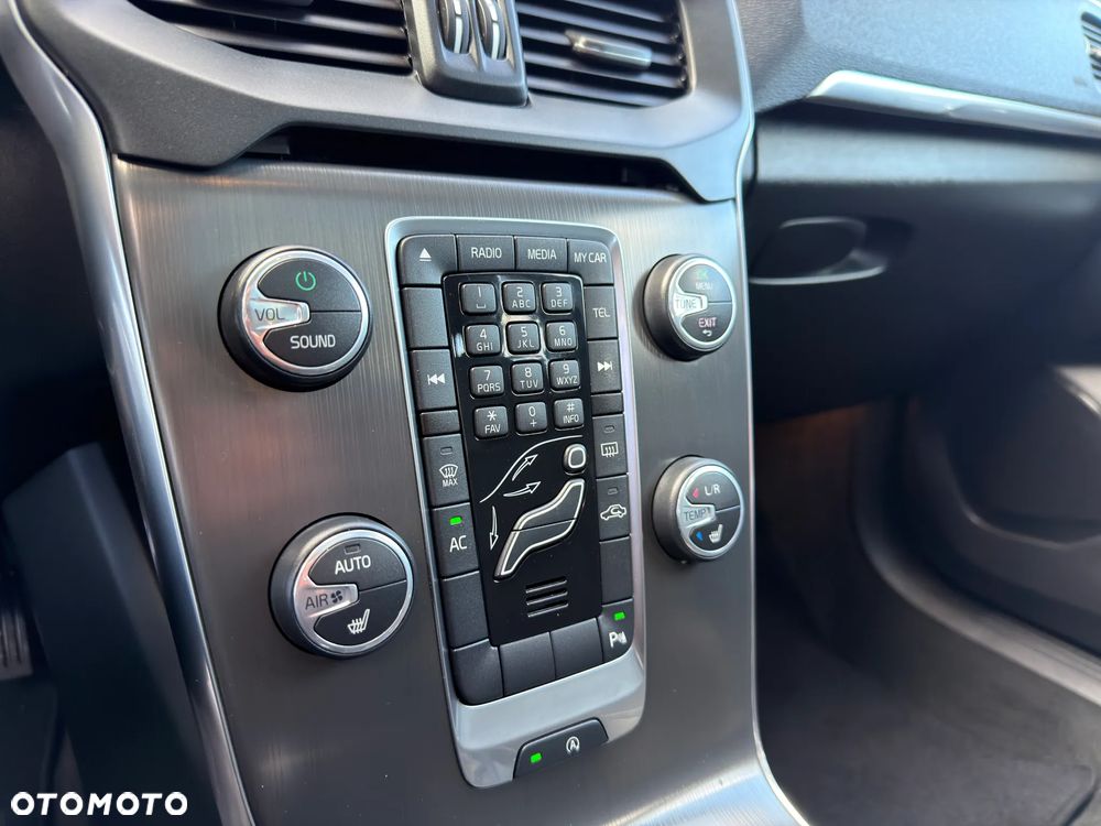 Volvo V40 D2 R-Design Momentum - 30