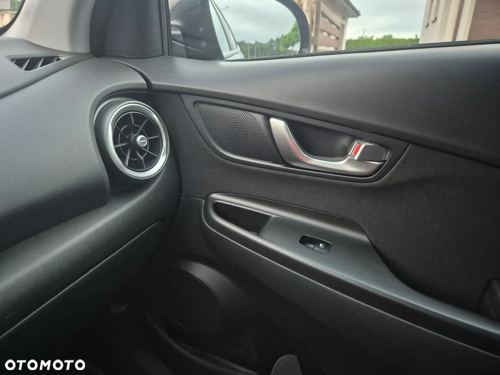 Hyundai Kona - 36