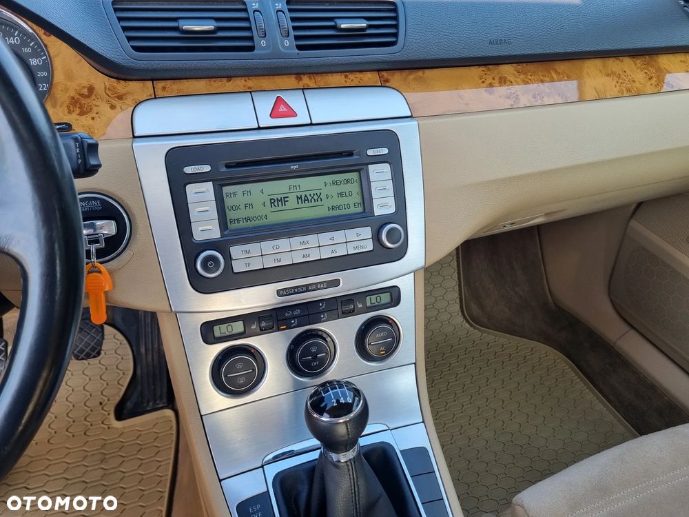Volkswagen Passat - 17