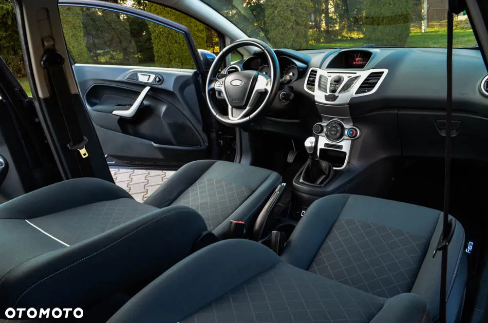 Ford Fiesta 1.25 Ambiente - 24