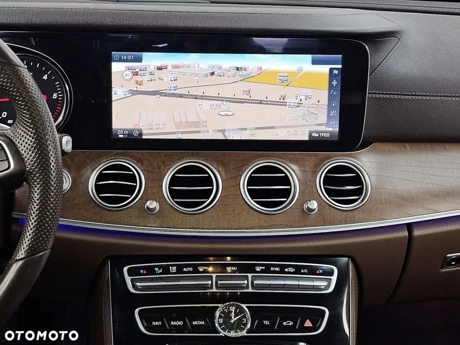 Mercedes-Benz Klasa E 220 d 4-Matic Business Edition 9G-TRONIC - 15