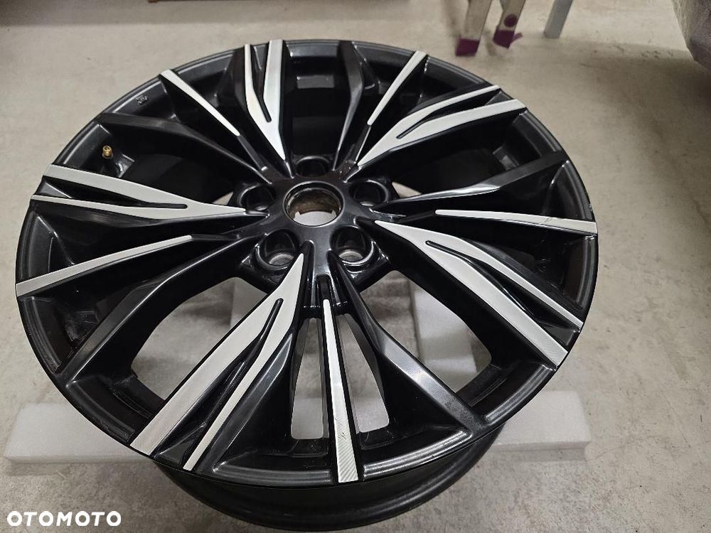 Felga aluminiowa Nissan OE JUKE II 7.5" x 19" 5x114.3 ET 35 - 4