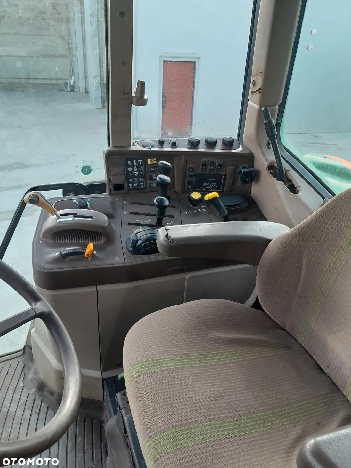 John Deere 6820 - 7