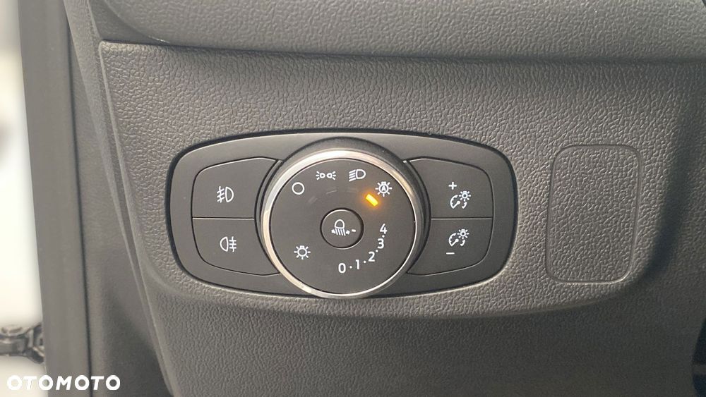 Ford Focus 1.0 EcoBoost mHEV Titanium X - 26