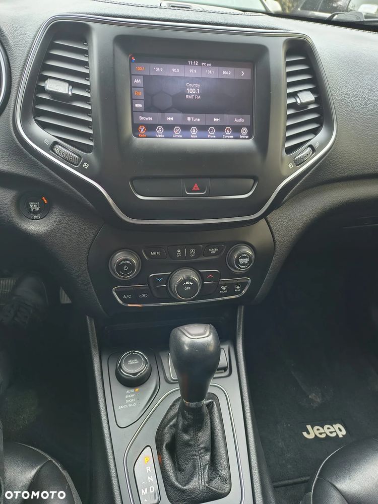 Jeep Cherokee - 11