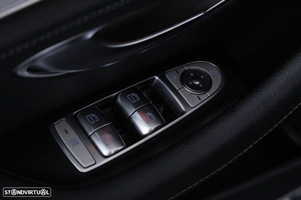 Mercedes-Benz E 300 de AMG Line - 21
