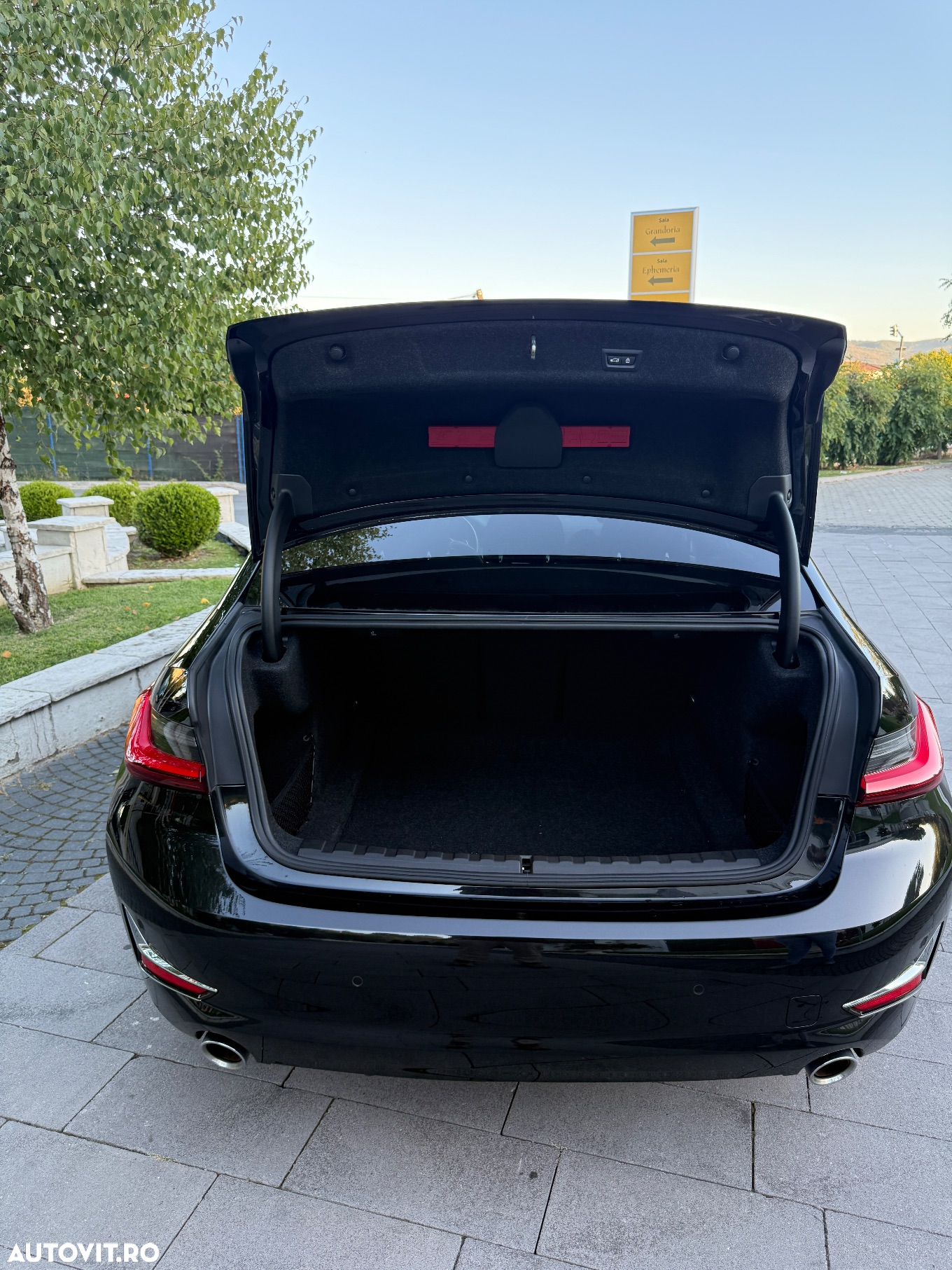 BMW Seria 3 318i AT - 12