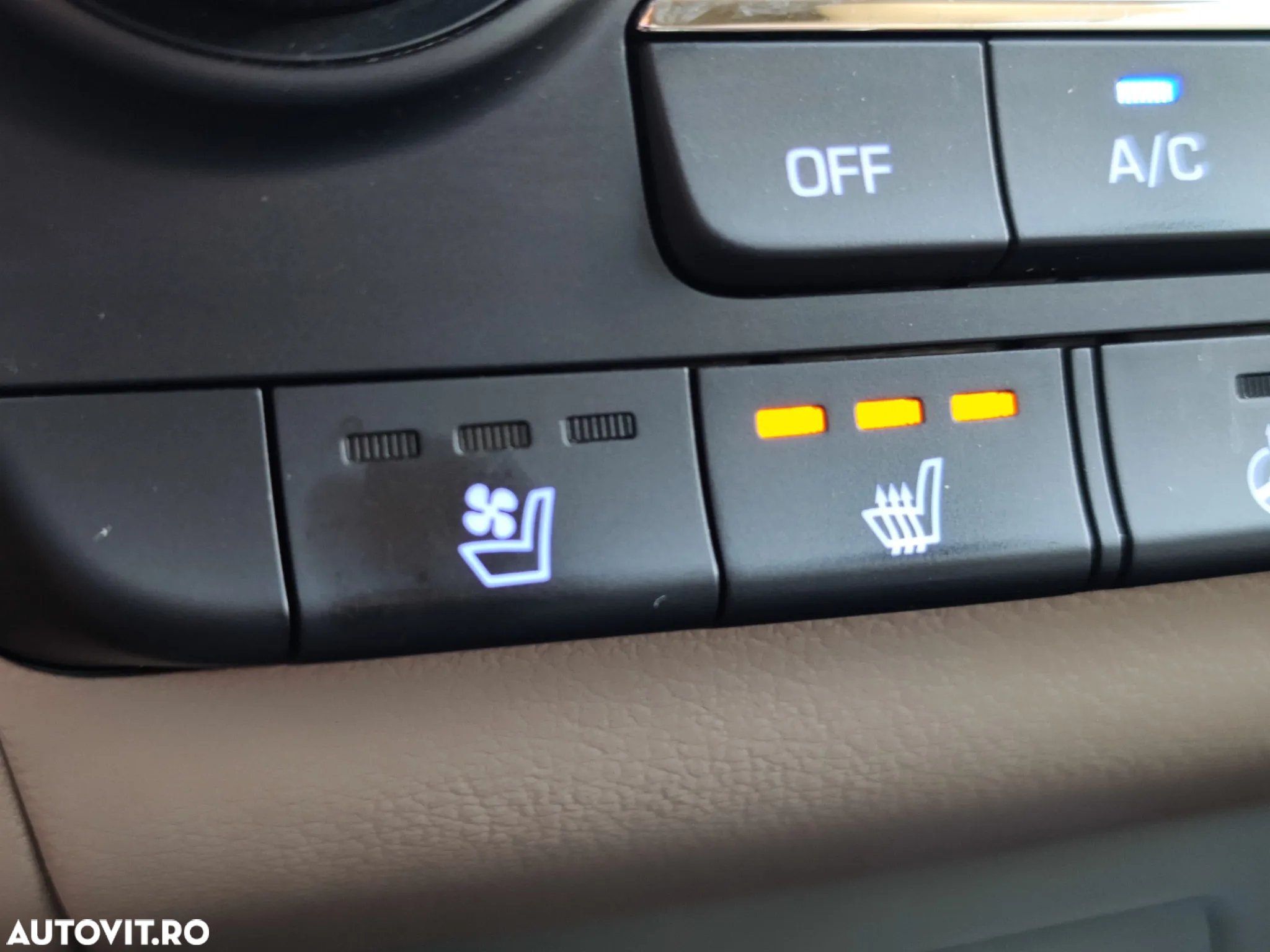 Hyundai Tucson 2.0 CRDI 4WD 8AT Luxury - 29