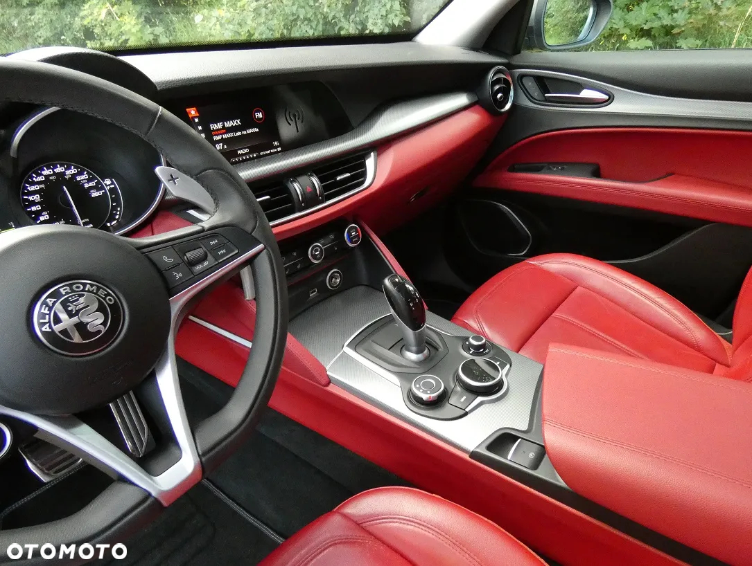 Alfa Romeo Stelvio 2.0 Turbo 16V AT8-Q4 Ti - 10