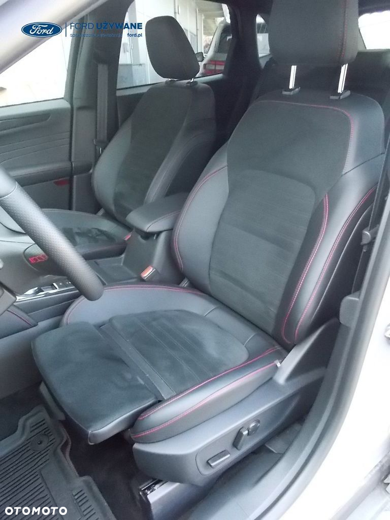 Ford Kuga - 26