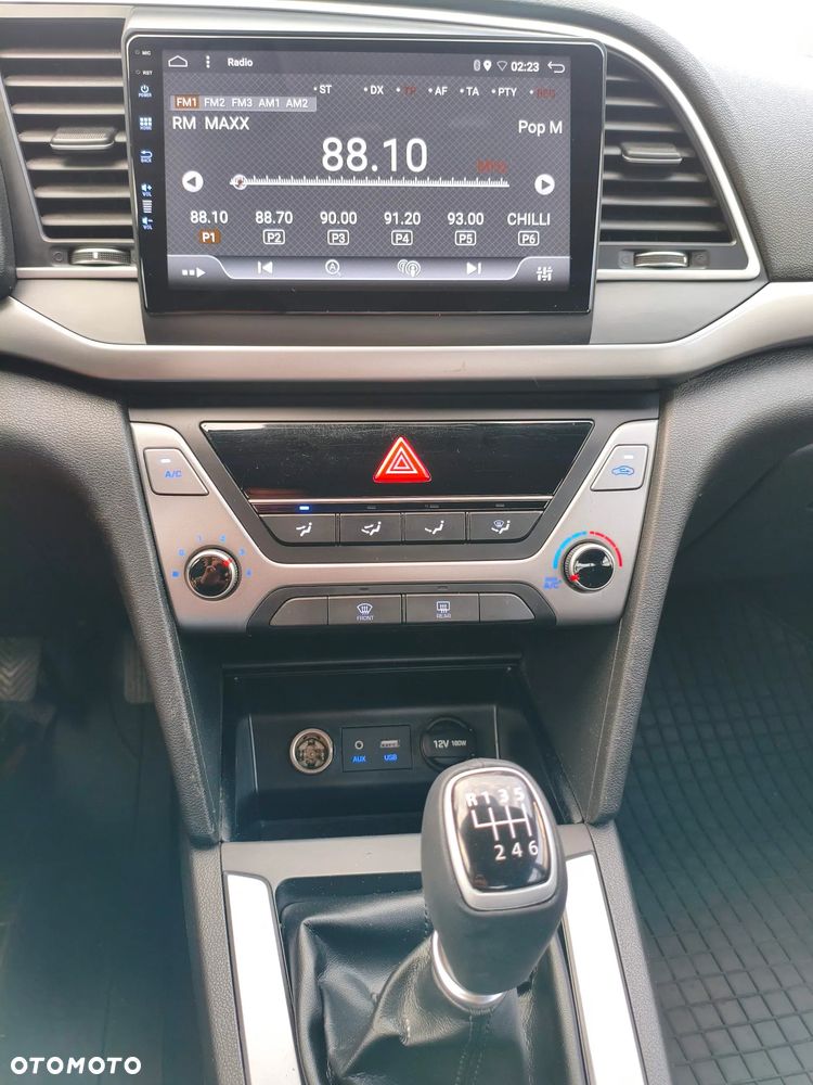 Hyundai Elantra 1.6 Comfort - 7