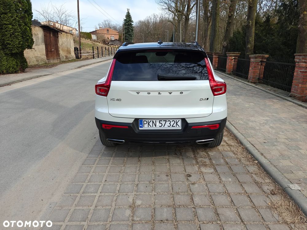 Volvo XC 40 D4 AWD Geartronic R-Design - 7