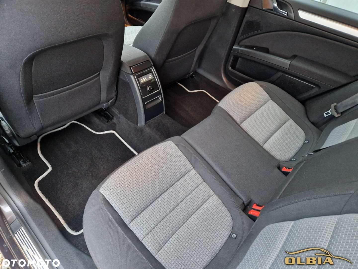 Skoda Superb Combi 1.8 TSI Elegance - 14